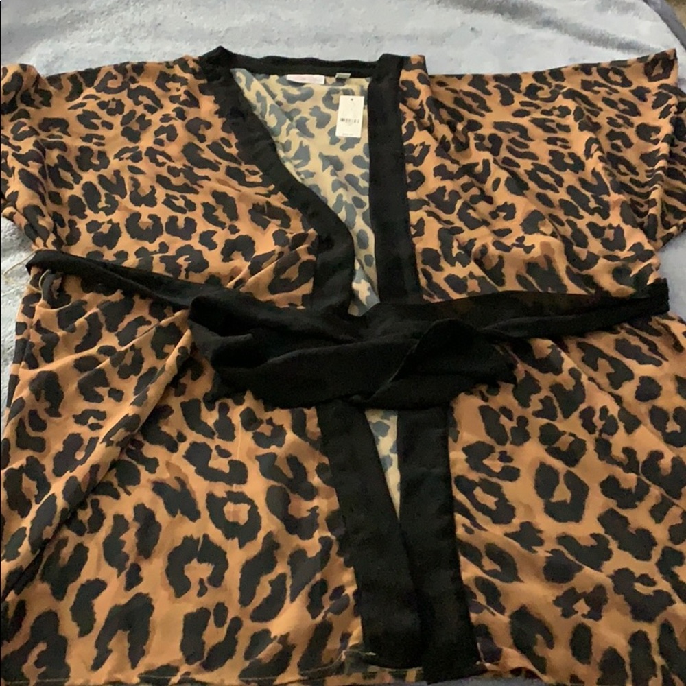NY & Co. Sweet Pea Leopard Print Kimono/Coverup